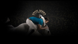 Visuel central &eacute;pur&eacute; du cavalier et du cheval, mettant en avant leur connexion profonde.