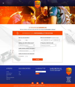 Formulaire de souscription pour la garantie RC, illustré par des e-sportifs.