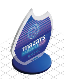 Perspective isométrique du trophée, révélant sa structure tridimensionnelle et ses détails stylisés.