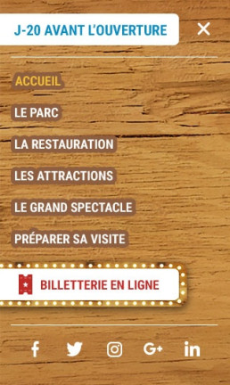 Capture mobile du menu de navigation ouvert, listant les sections du site.